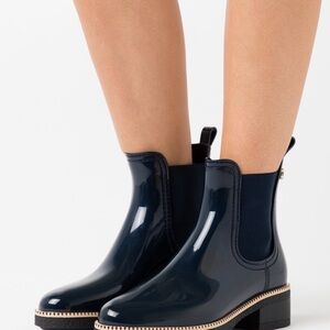 Elegant Navy Chelsea Rain Boots 40